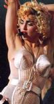 Madonna con il celebre corsetto di Gaultier